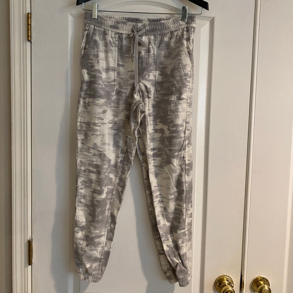 Like new Athleta Linen Joggers - Size 8